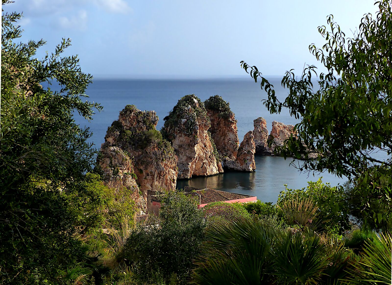 Panasonic Lumix DMC-FZ200 sample photo. Nature, sicily, ocean photography