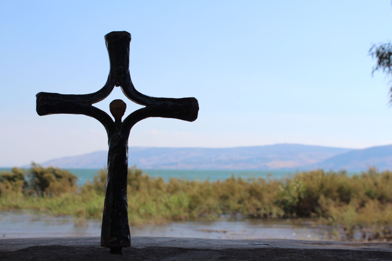 Canon EOS 600D (Rebel EOS T3i / EOS Kiss X5) sample photo. Sea of galilee, cross photography