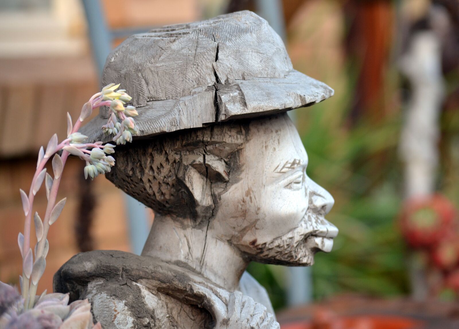 Nikon D3100 sample photo. Wooden ornament, garden ornament photography