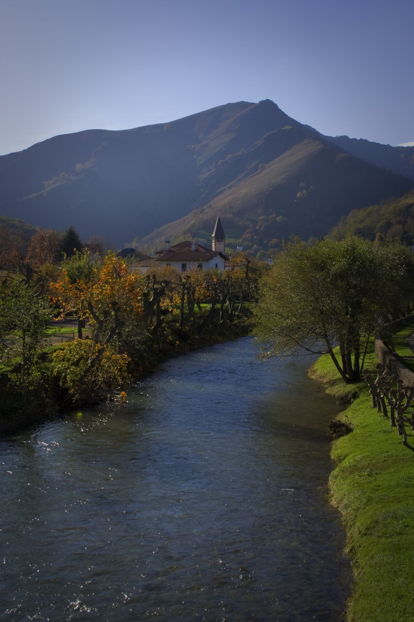 Canon EOS 350D (EOS Digital Rebel XT / EOS Kiss Digital N) sample photo. River, mountain, landscape photography