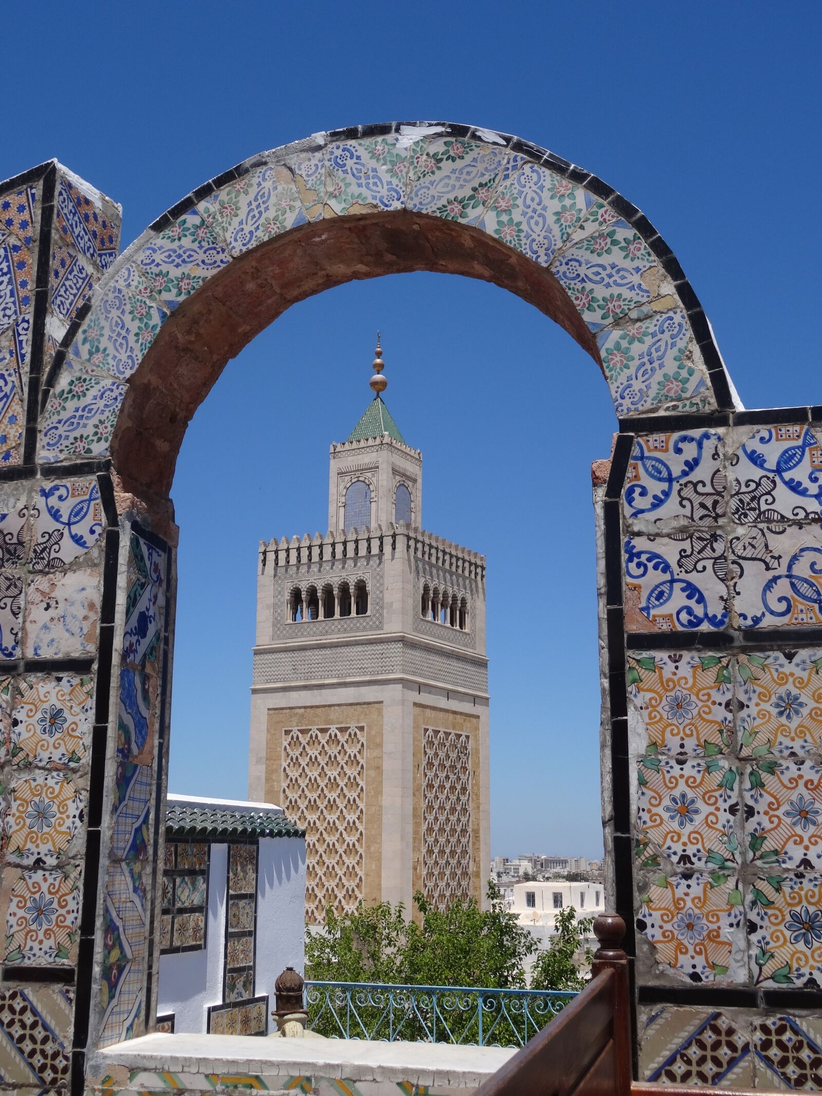 Sony DSC-HX50 sample photo. Tunis, medina, mosque photography