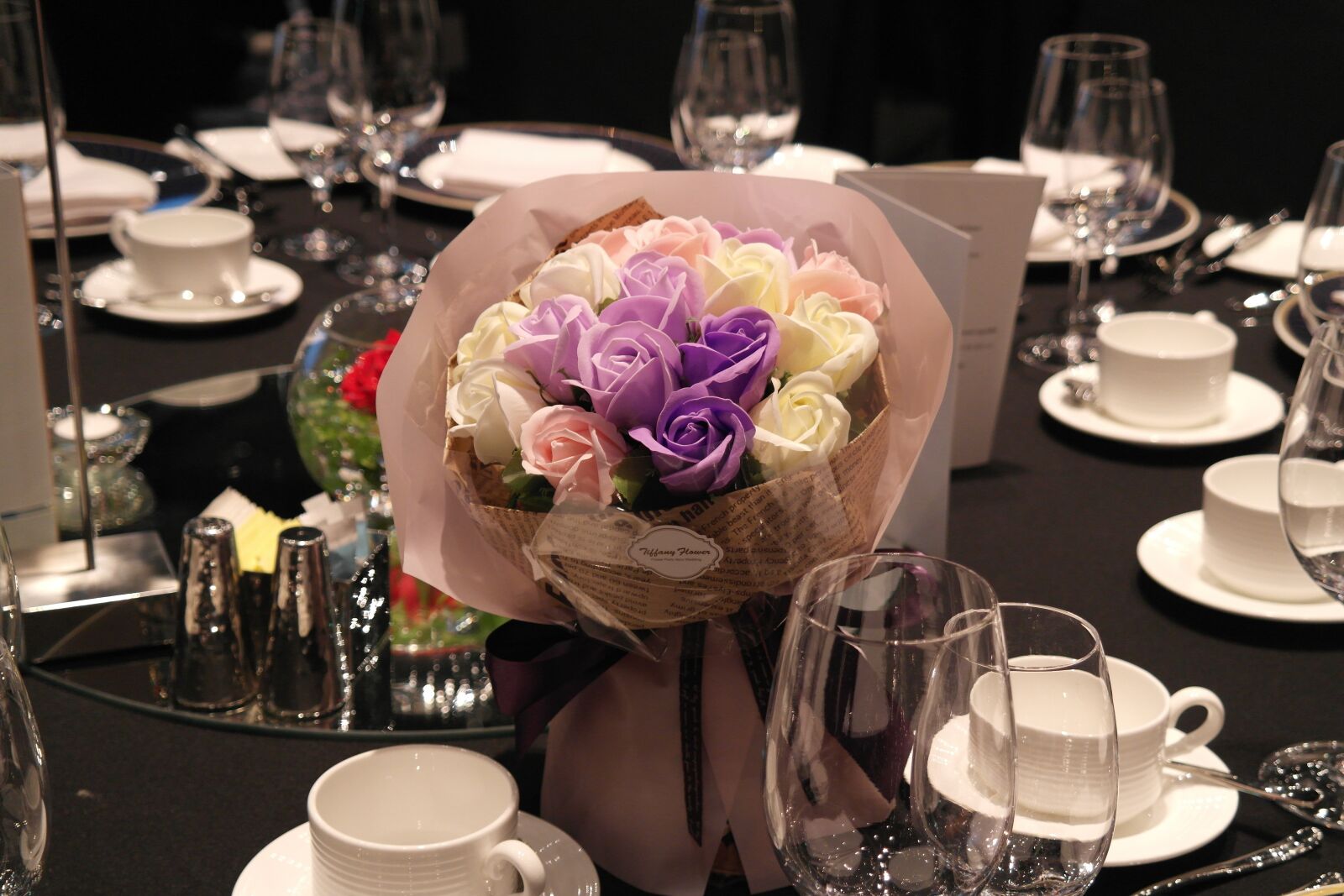 Samsung NX200 sample photo. Bouquet, dining, flowers photography