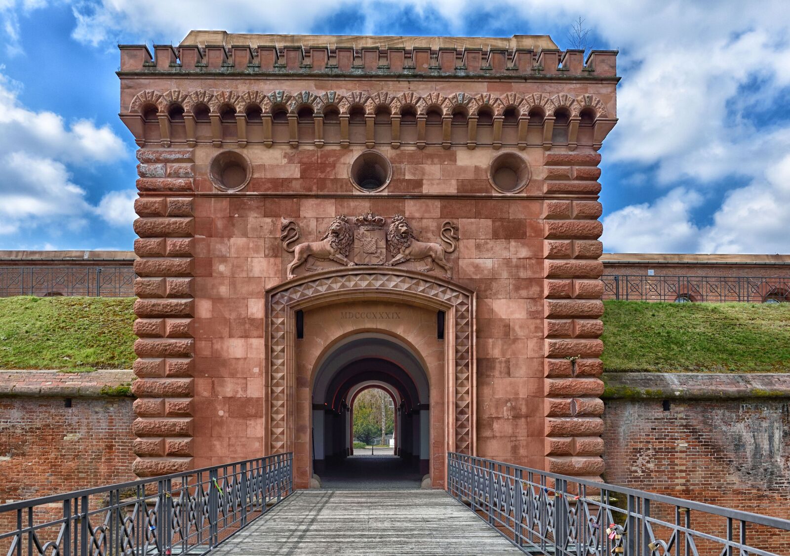 Nikon D750 sample photo. Architecture, old, wall photography