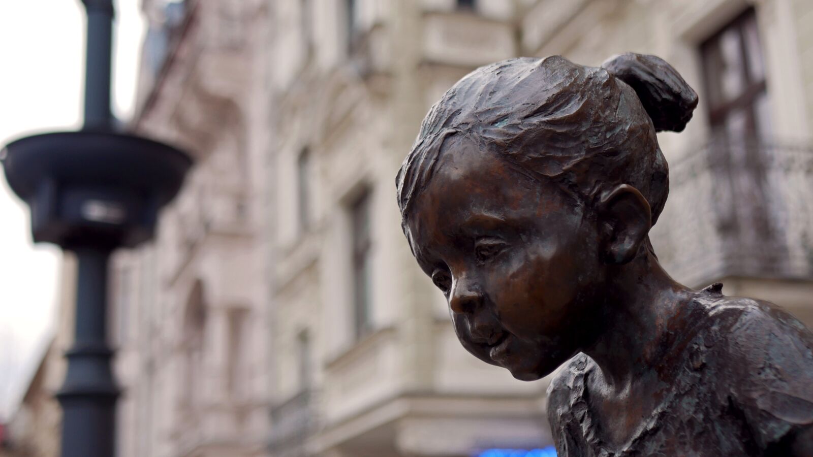 Panasonic Lumix DMC-G85 (Lumix DMC-G80) sample photo. Monument, child, girl photography