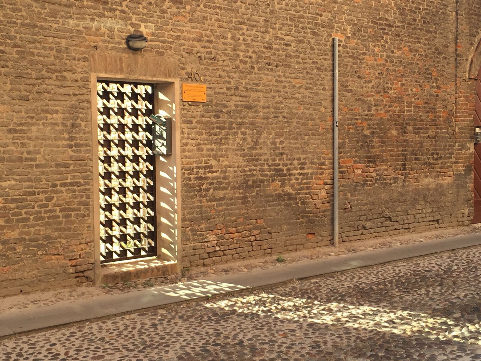 Apple iPhone 6 sample photo. Shadow, grid, wall photography