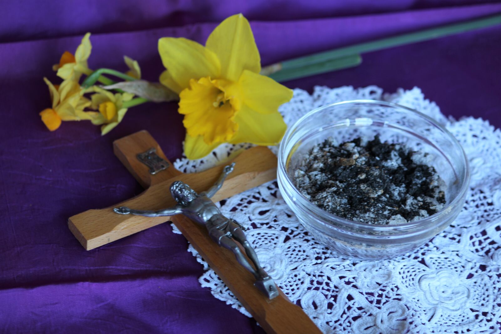 Canon EOS 1200D (EOS Rebel T5 / EOS Kiss X70 / EOS Hi) sample photo. Ash wednesday, lent, spiritual photography