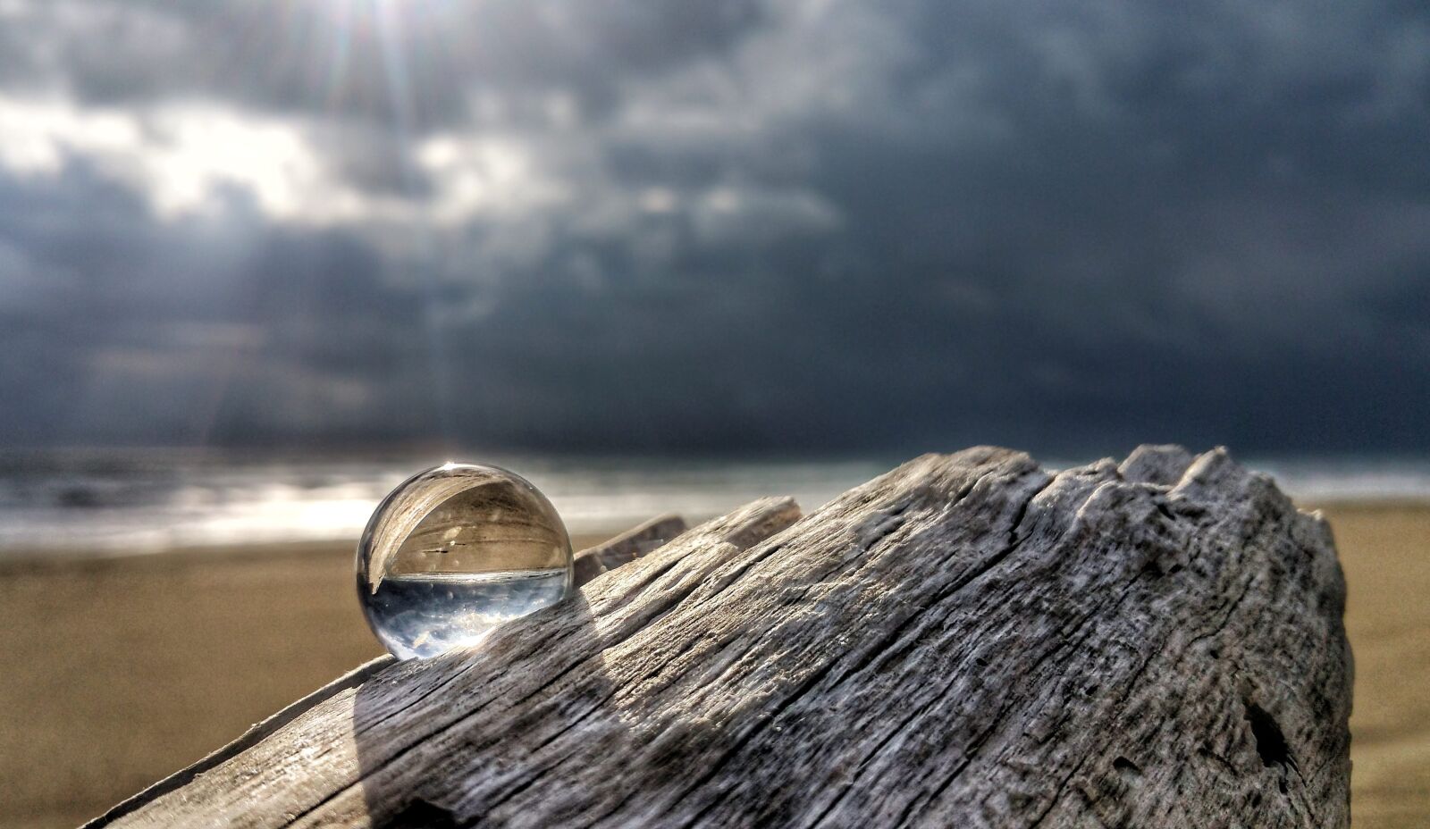 Samsung Galaxy Note4 sample photo. Wood, beach, sea photography