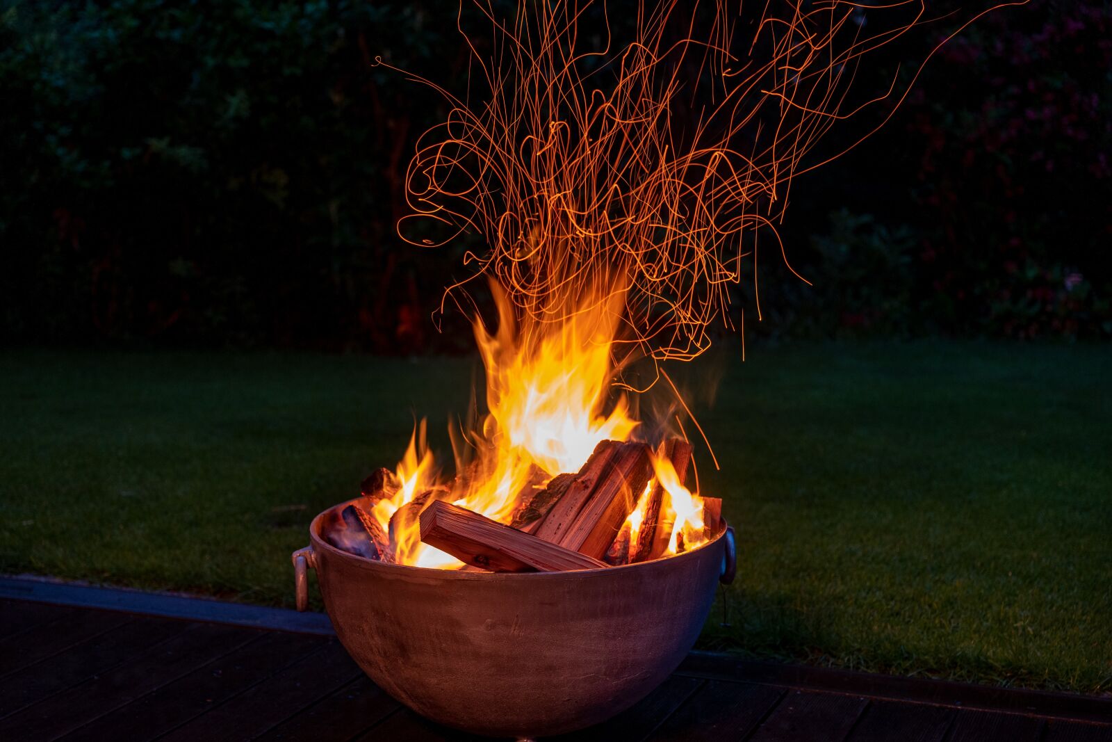 Leica SL (Typ 601) sample photo. Fire, midsummer, solstice photography