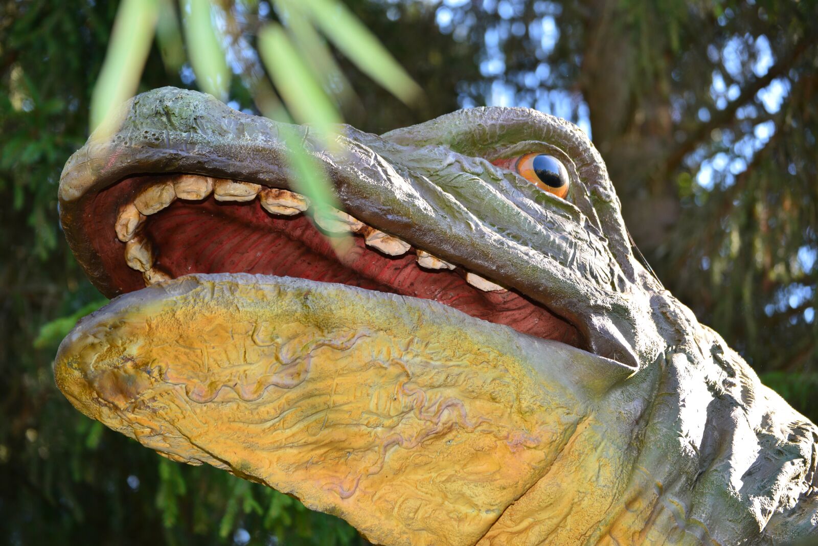 Nikon D610 sample photo. Dinosaur, green, park photography
