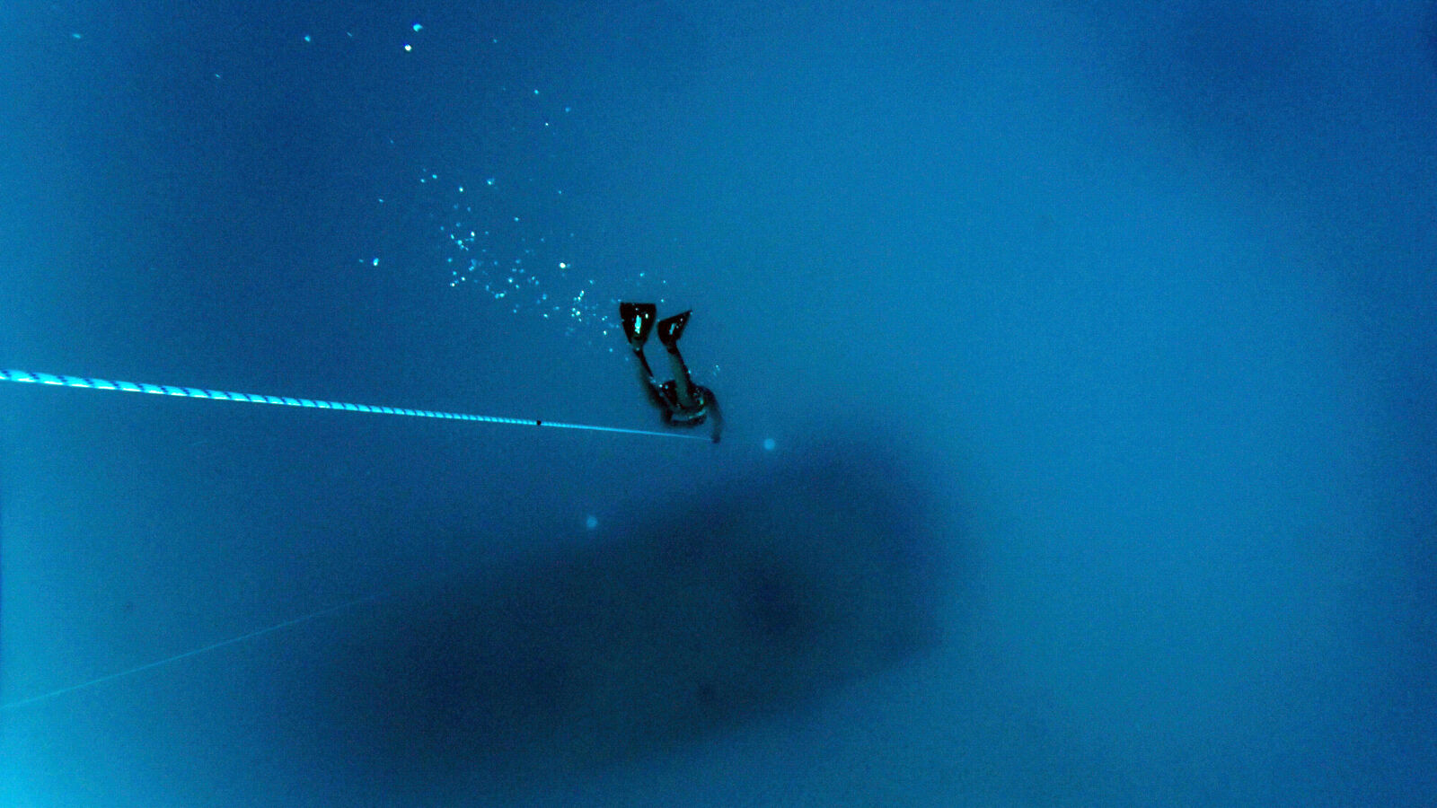 Olympus TG-2 sample photo. Blue, deep, diving, deep photography