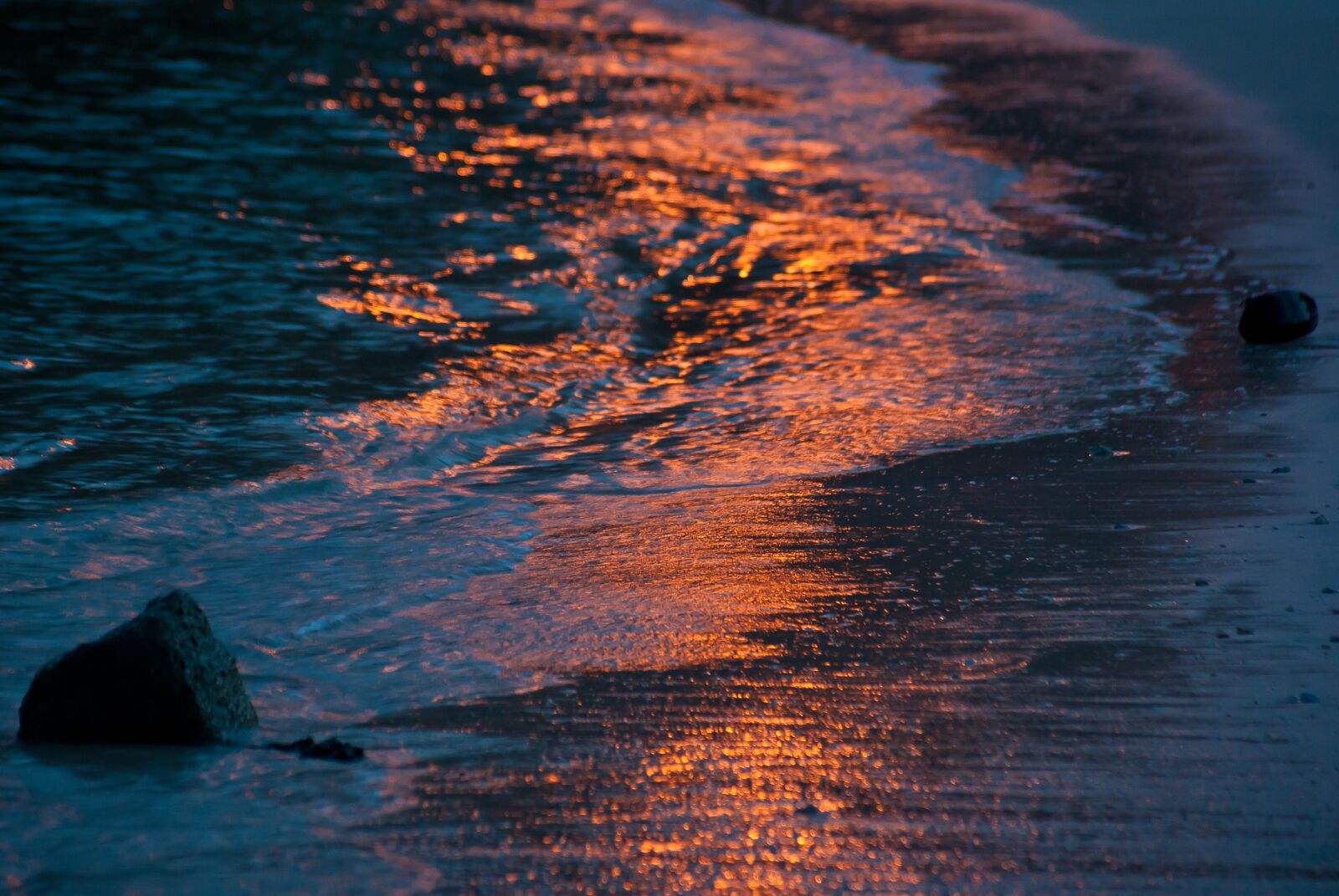 Sony Alpha DSLR-A300 sample photo. Beach, night, water photography