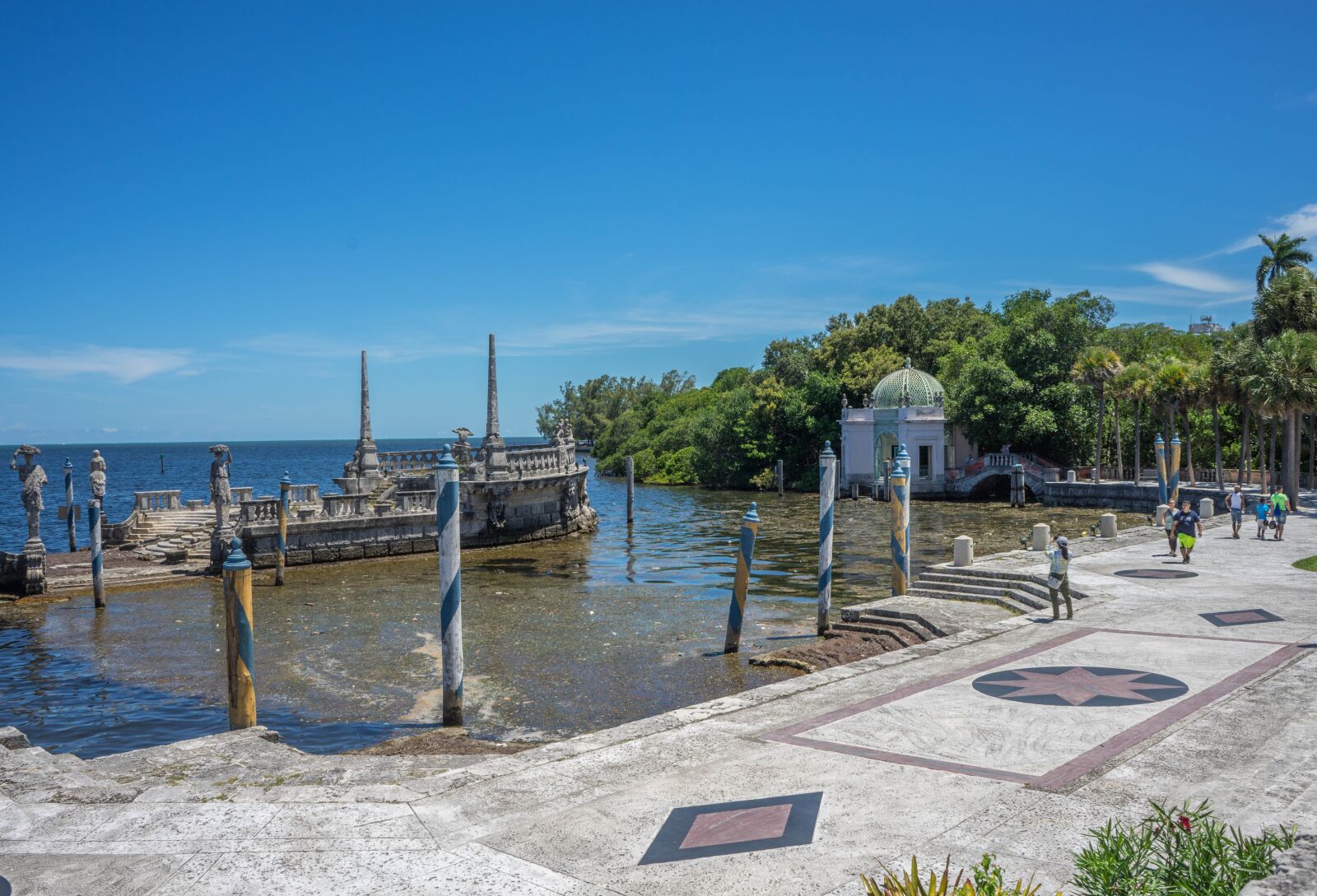 Sony a7R + Sony FE 28-70mm F3.5-5.6 OSS sample photo. Vizcaya, miami, florida photography