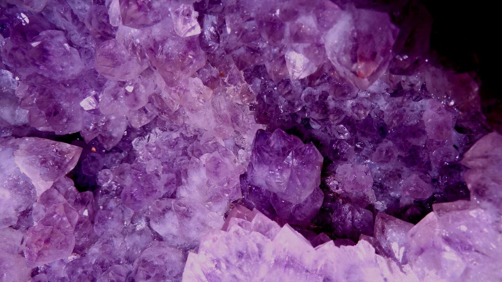 Panasonic Lumix DMC-ZS7 (Lumix DMC-TZ10) sample photo. Amethyst, violet, crystal cave photography