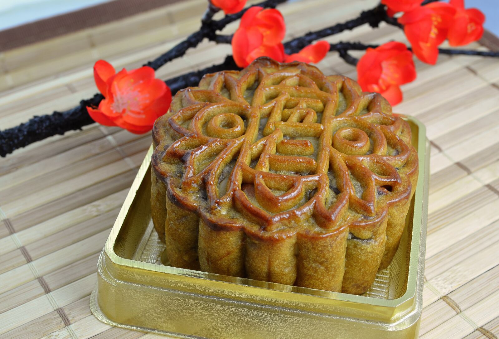 Nikon D7000 sample photo. Mooncake, mooncakes, lotus filling photography