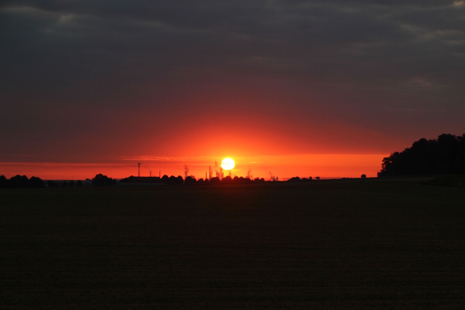 Canon EOS 600D (Rebel EOS T3i / EOS Kiss X5) sample photo. Sun, sunrise, morgenrot photography