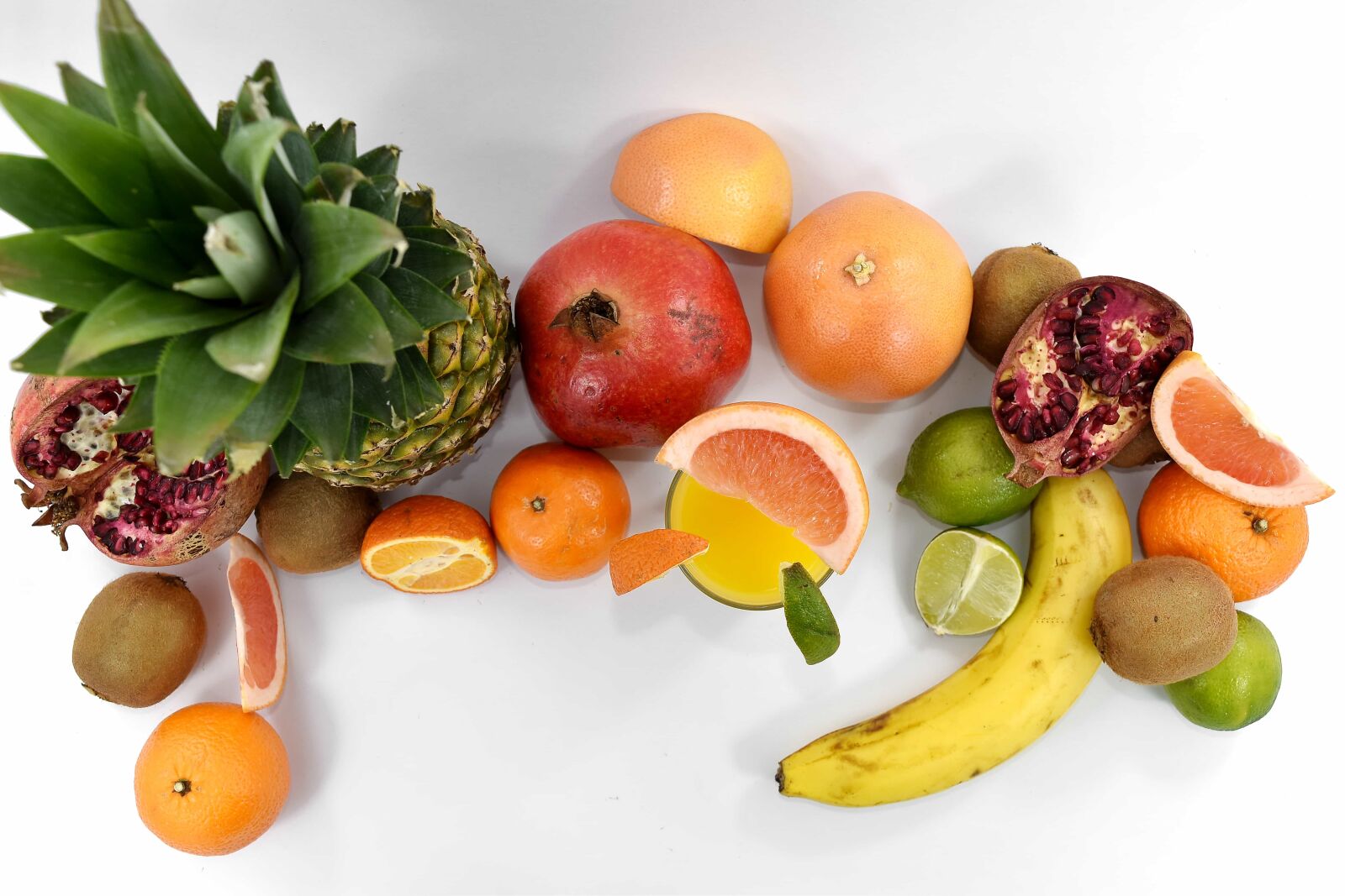Nikon D5500 sample photo. Banana, grapefruit, groceries, kiwi photography