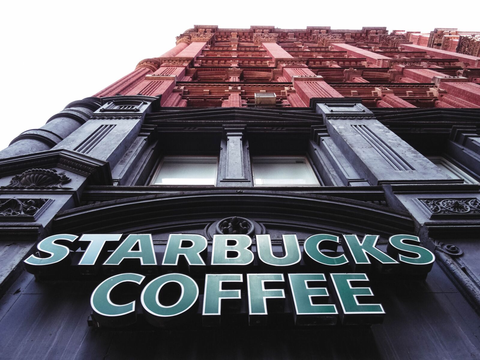 Sony DSC-HX50 sample photo. Starbuck, coffee, potter photography