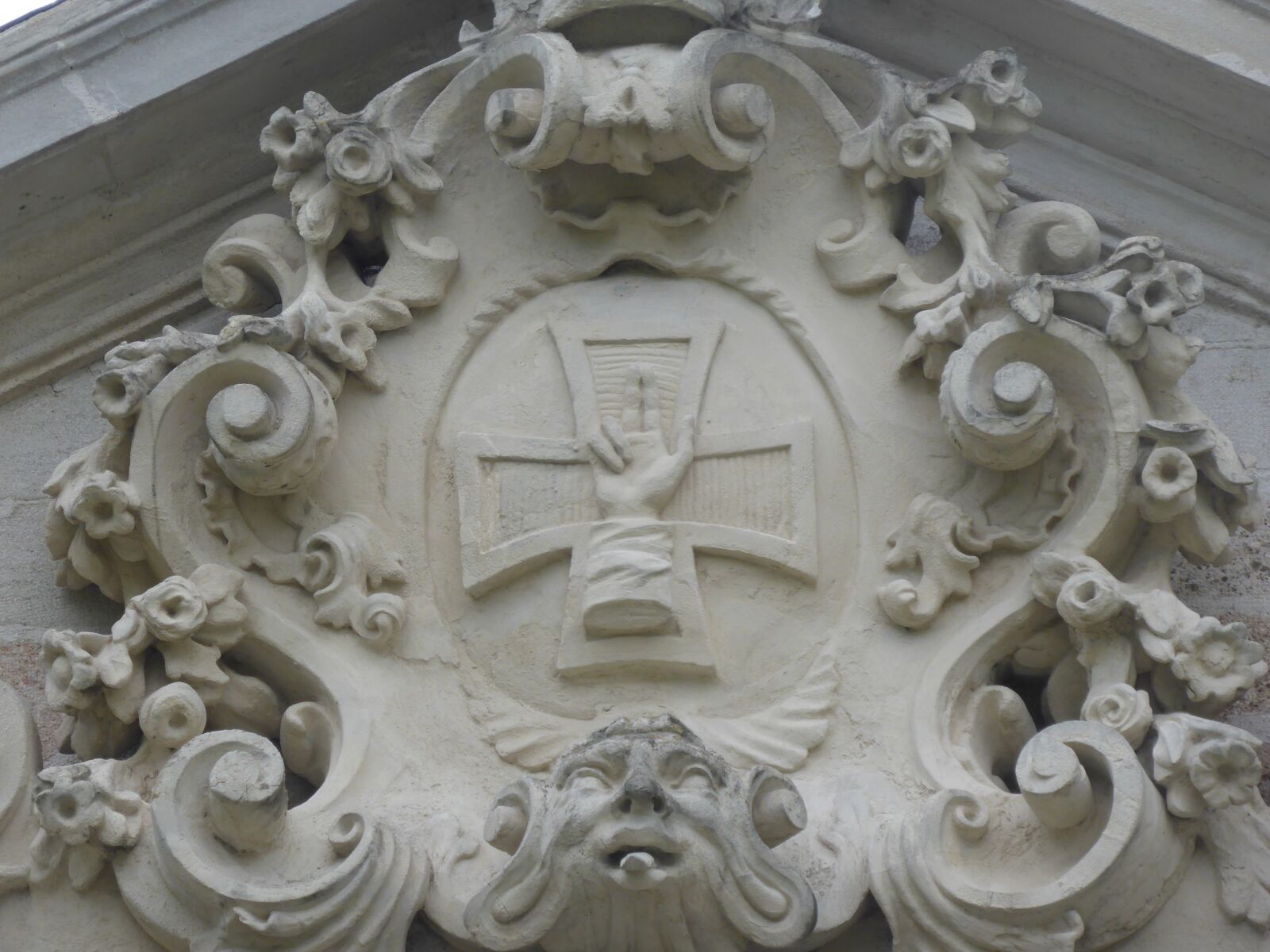 Panasonic Lumix DMC-ZS30 (Lumix DMC-TZ40) sample photo. Statue, relief, sculpture photography