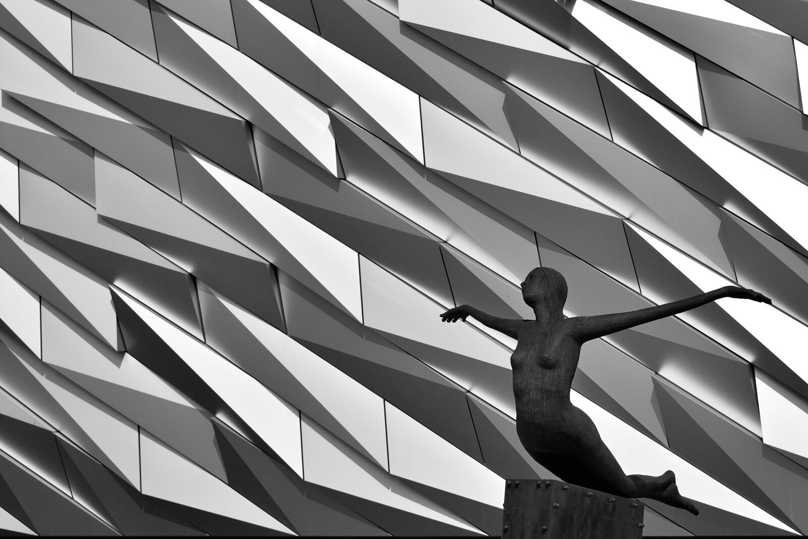 Nikon D5500 sample photo. Belfast, titanic museum, figure photography