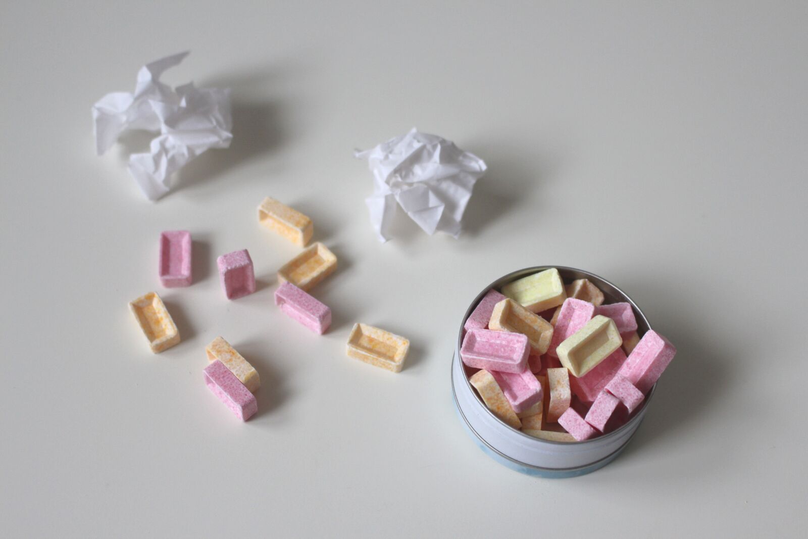 Canon EOS 700D (EOS Rebel T5i / EOS Kiss X7i) sample photo. Candy, candy box, sweet photography