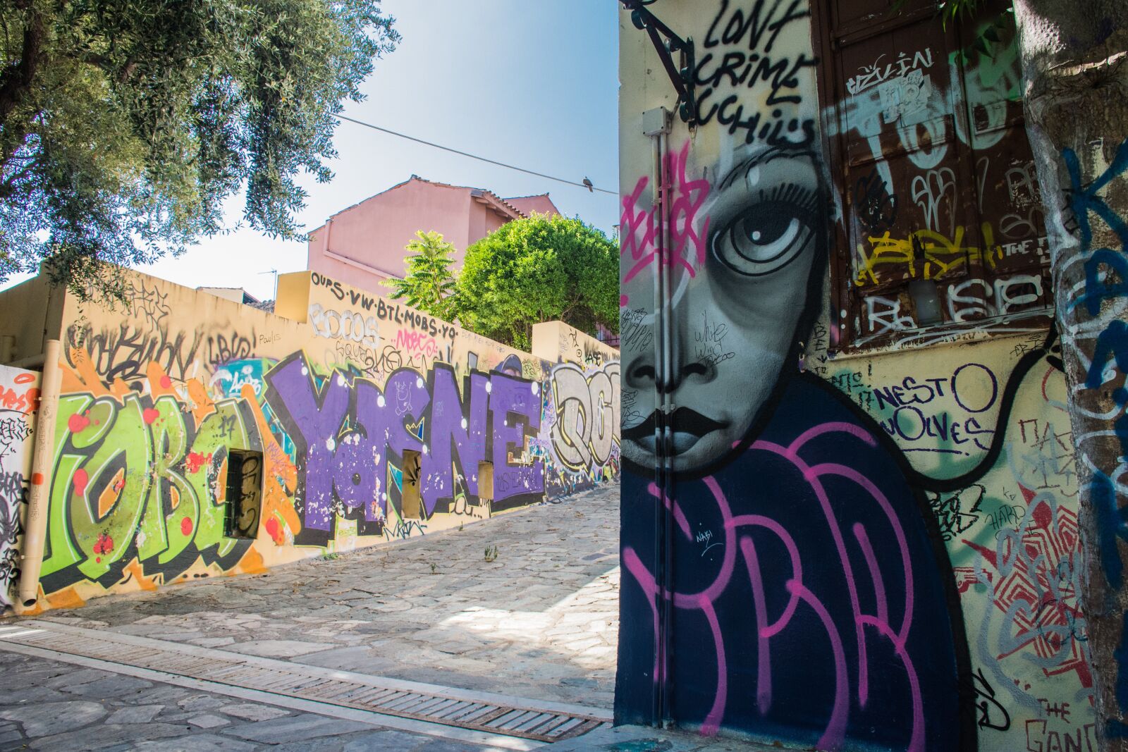 Nikon D7200 sample photo. Street photo, graffiti, colorful photography