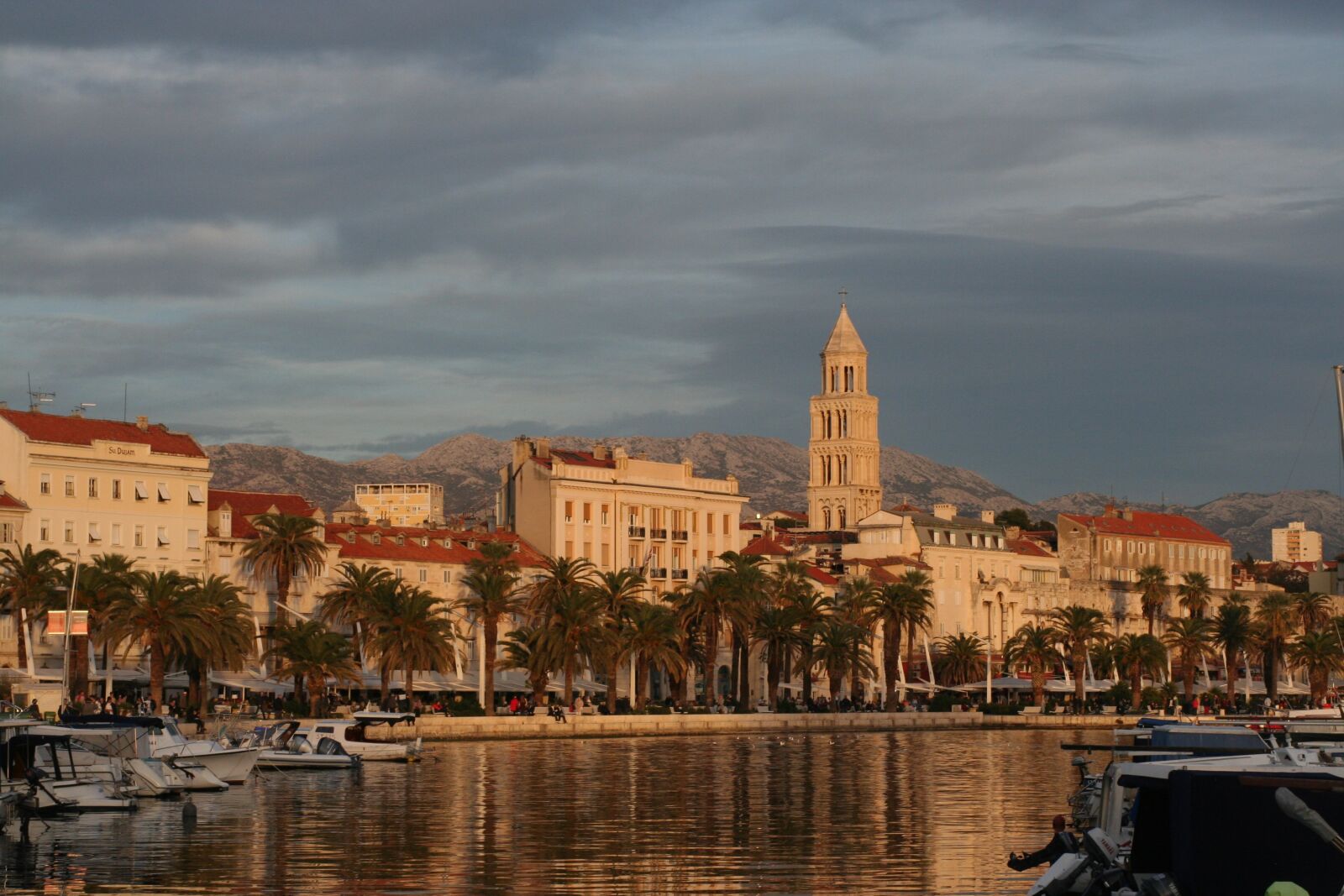 Canon EOS 350D (EOS Digital Rebel XT / EOS Kiss Digital N) sample photo. Split, croatia, port photography