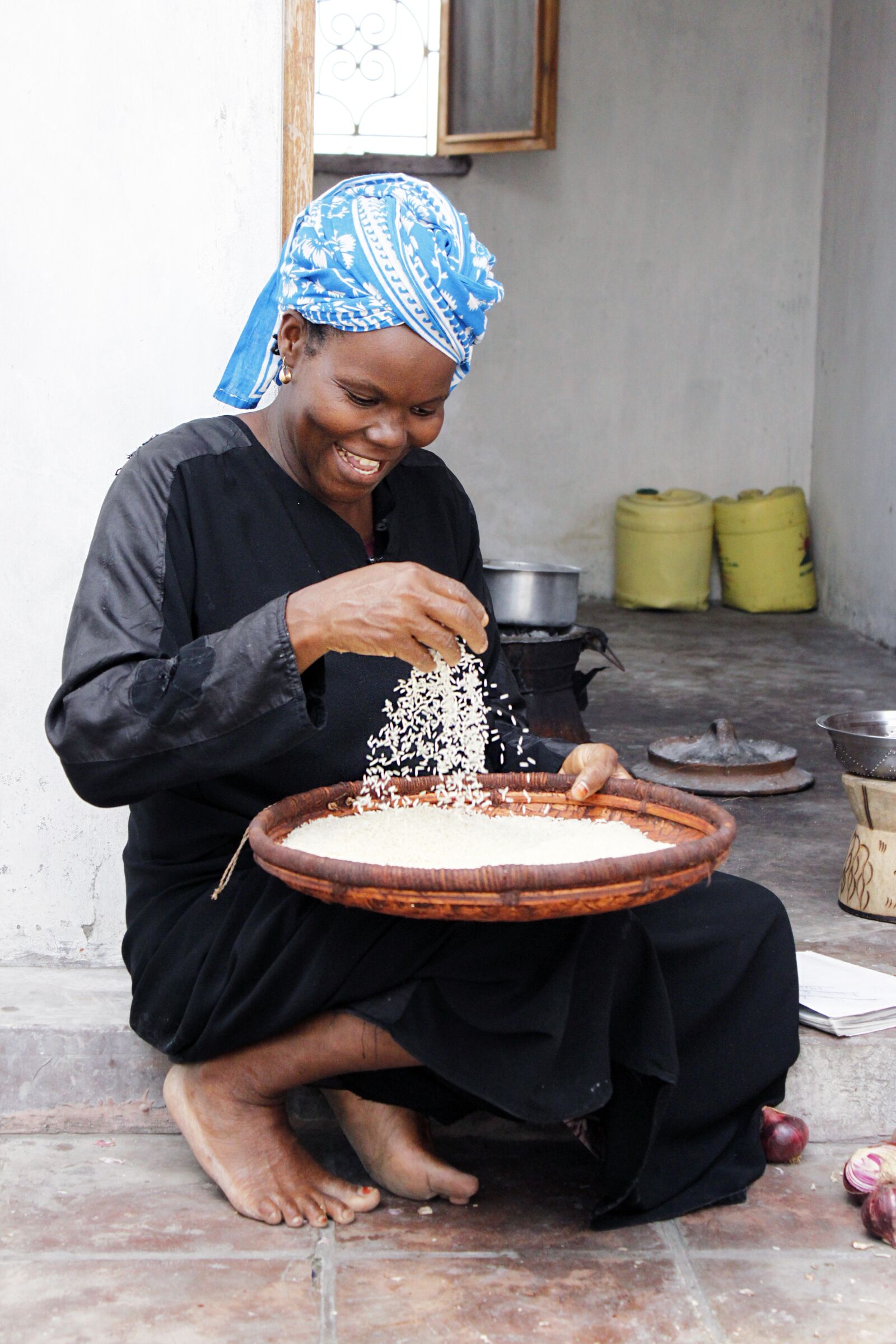 Canon EOS 500D (EOS Rebel T1i / EOS Kiss X3) sample photo. Africa, cook, woman photography