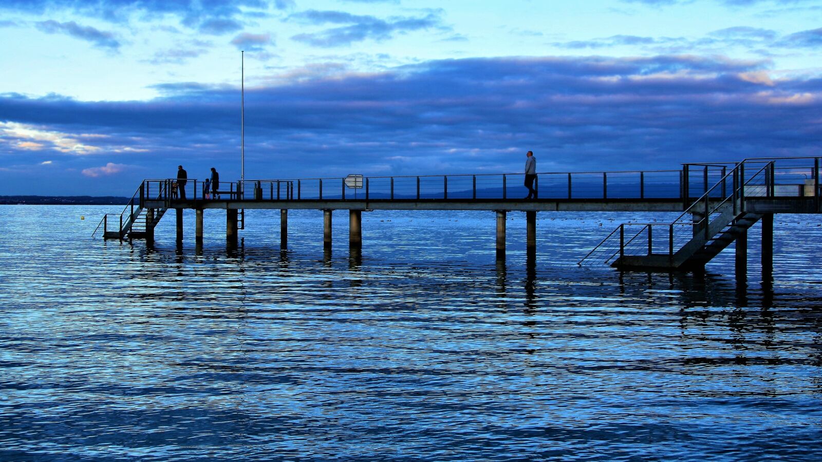 Canon EOS 400D (EOS Digital Rebel XTi / EOS Kiss Digital X) sample photo. Lake, bodensee, beach photography