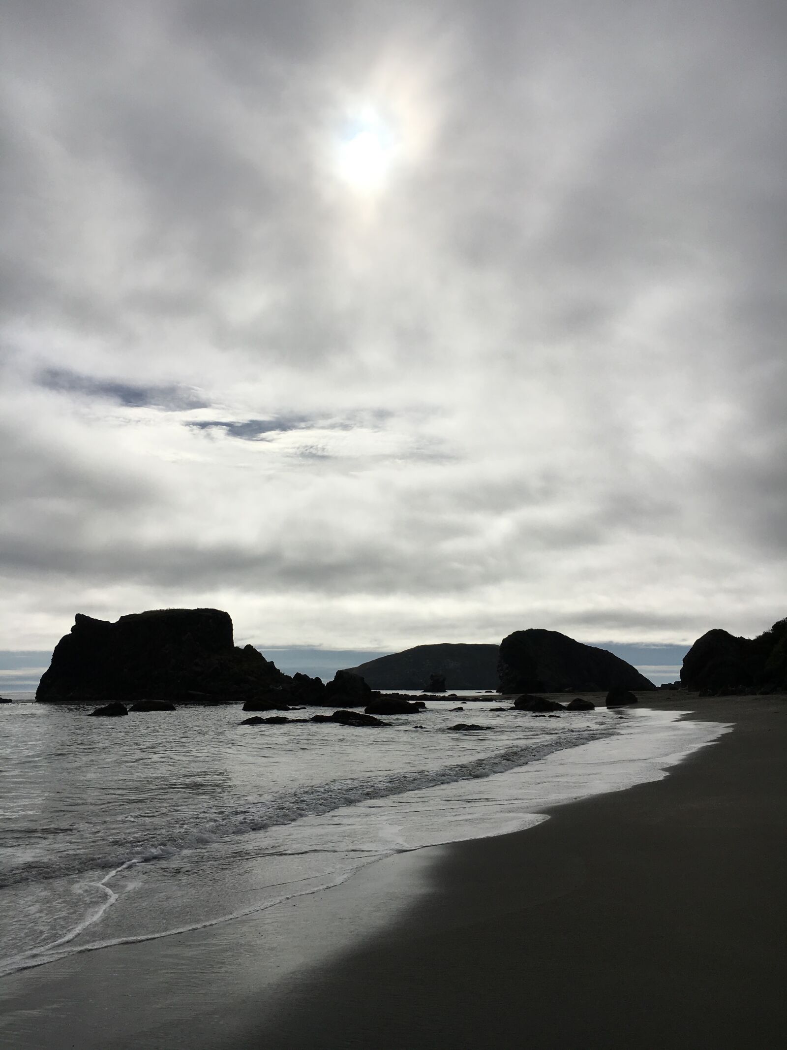 iPhone 6s back camera 4.15mm f/2.2 sample photo. Beach, sky, clouds photography