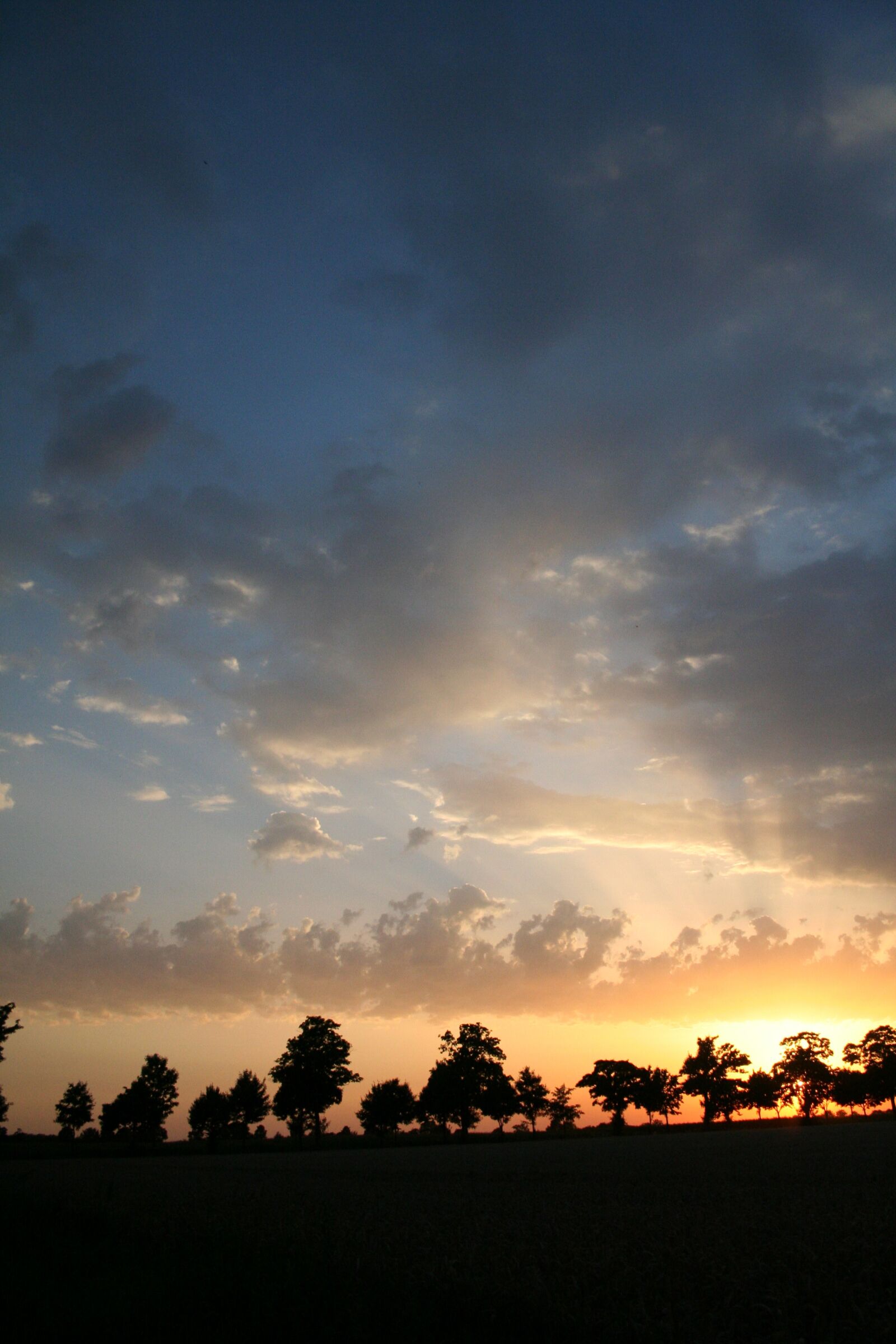 Canon EOS 350D (EOS Digital Rebel XT / EOS Kiss Digital N) sample photo. Afterglow, sun, summer photography