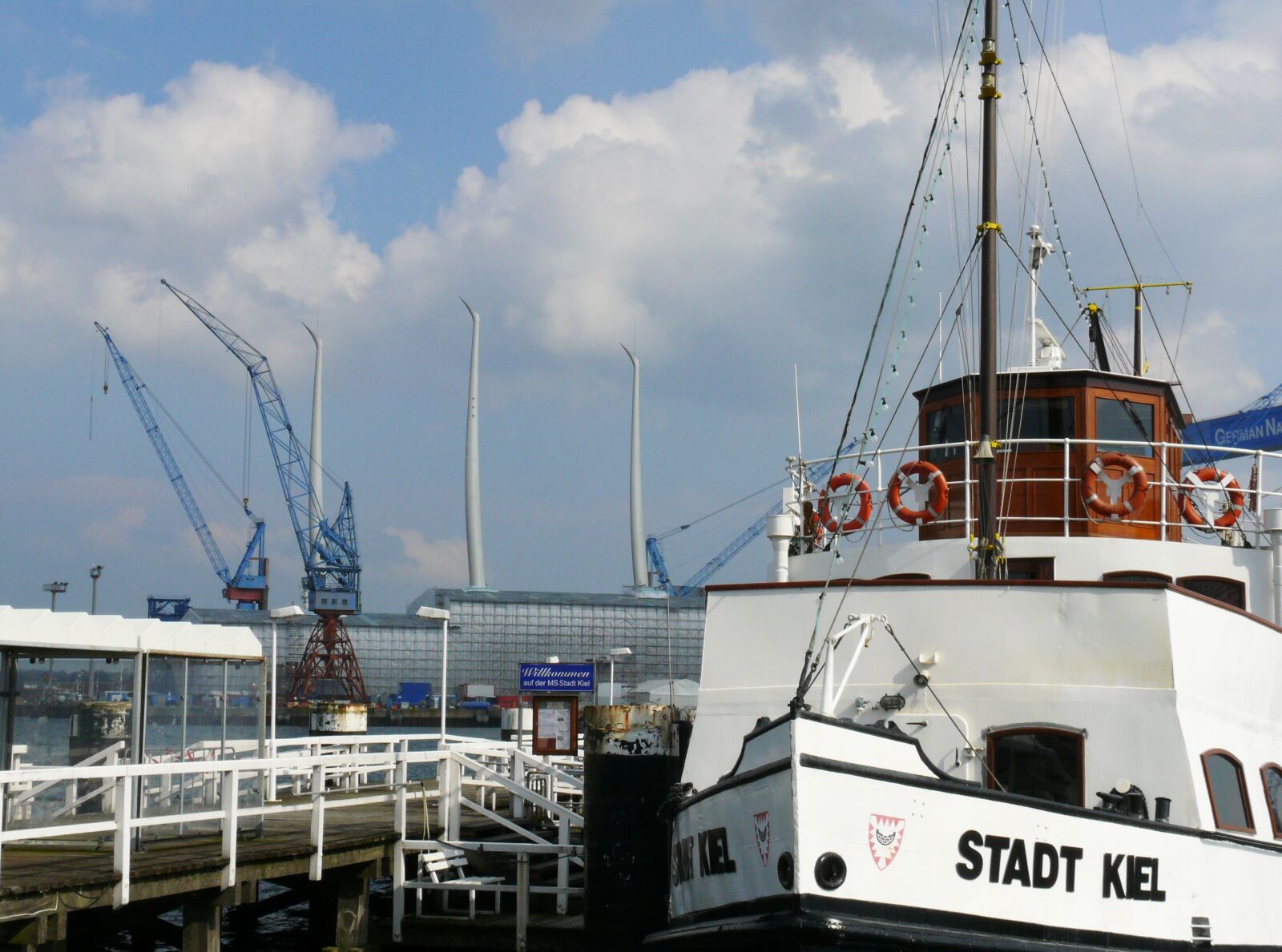 Panasonic DMC-FZ50 sample photo. Kiel, port, ship photography