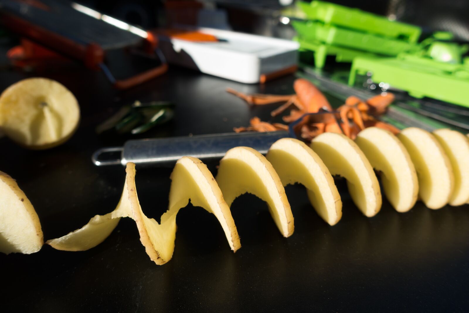 Sony Cyber-shot DSC-RX100 III sample photo. Potato, cooked, spiral photography