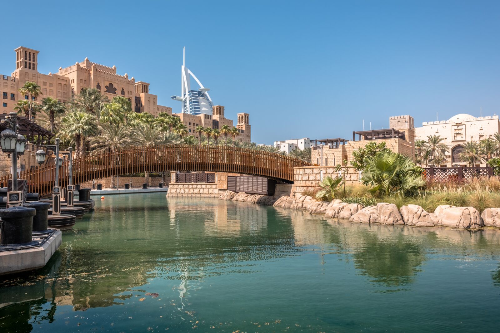 Fujifilm X-T2 + Fujifilm XF 16mm F1.4 R WR sample photo. Dubai, orient, oriental photography
