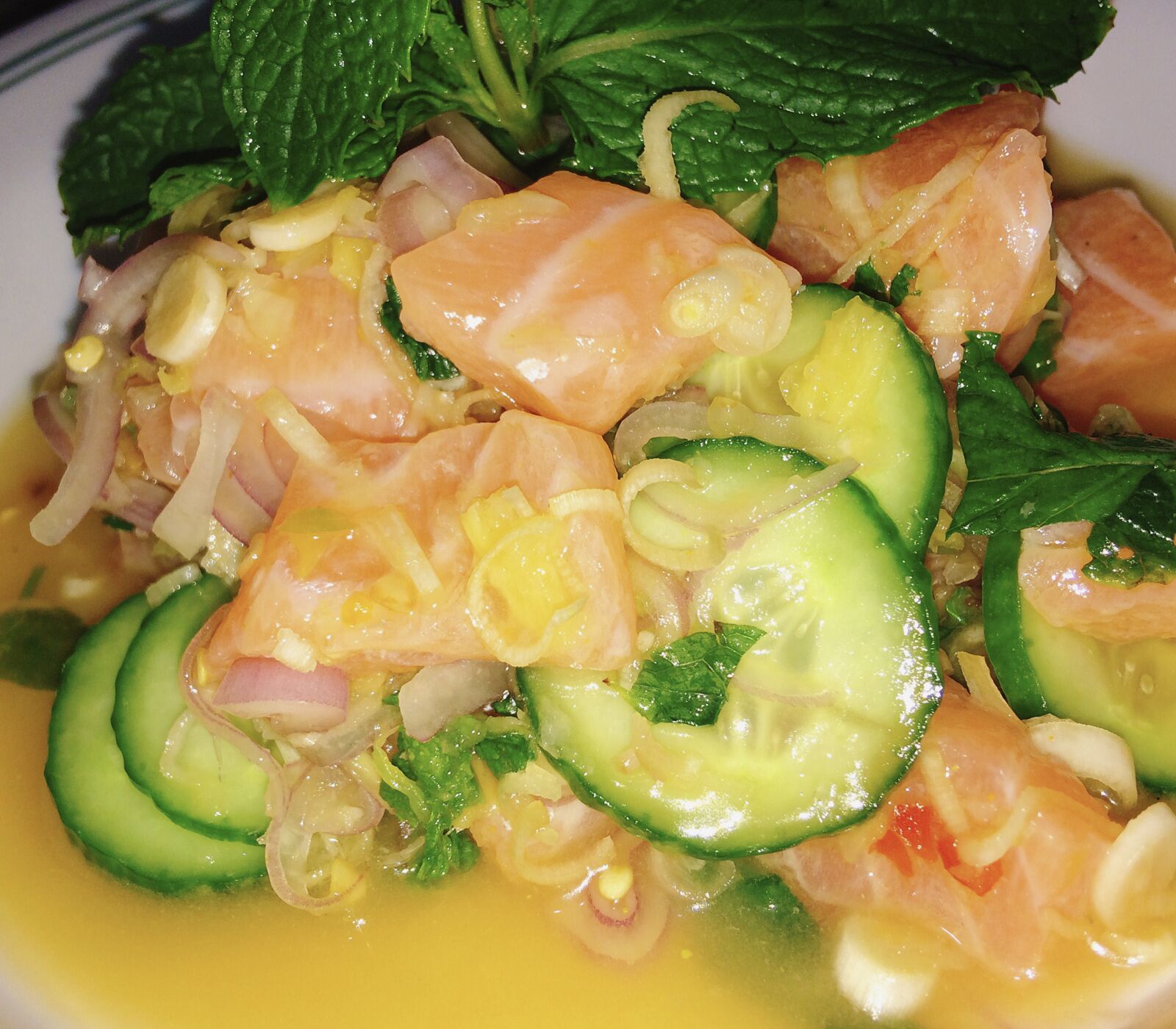 iPhone 5s back camera 4.15mm f/2.2 sample photo. Fresh salmon, thai food photography