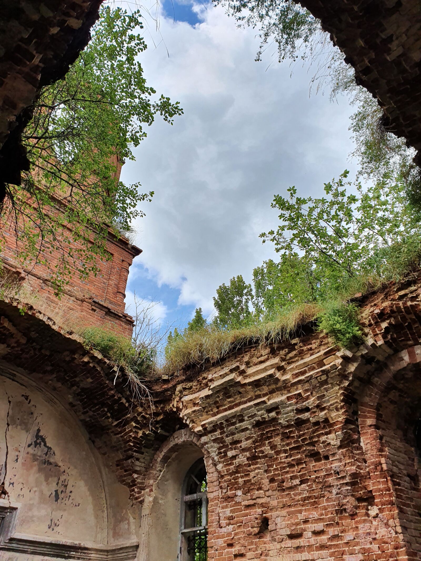 Samsung Galaxy S10 sample photo. The ruins of the photography