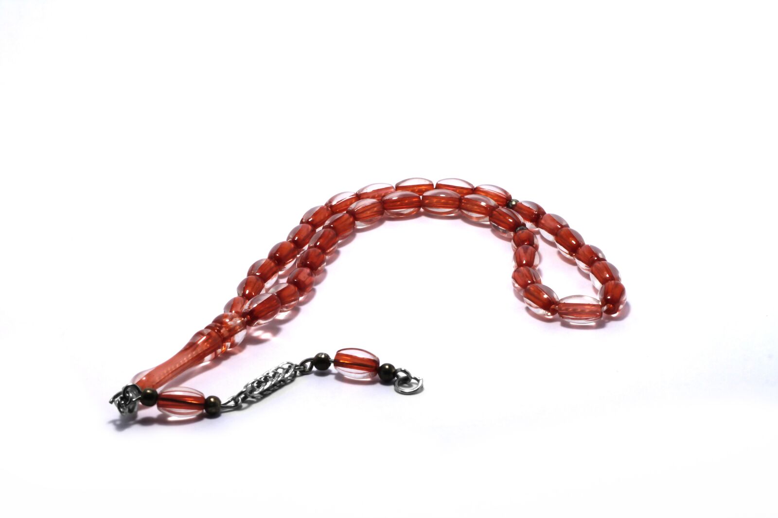 Canon EOS 1100D (EOS Rebel T3 / EOS Kiss X50) + Canon EF 50mm F1.8 II sample photo. Rosary, red rosary, bead photography