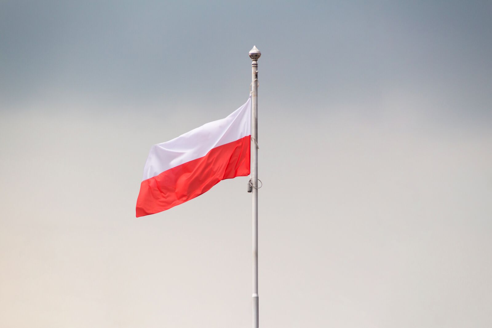 Canon EOS 100D (EOS Rebel SL1 / EOS Kiss X7) sample photo. Polish flag, flag, white-red photography