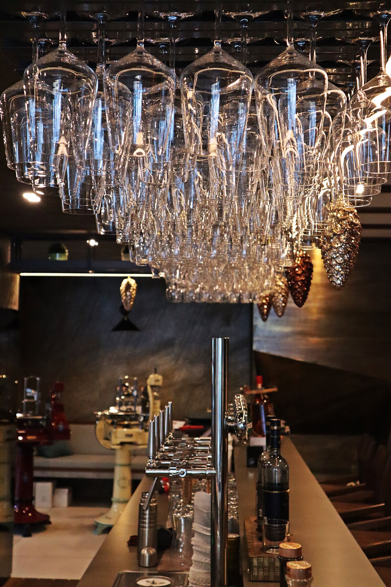 Canon EF-M 15-45mm F3.5-6.3 IS STM sample photo. Bar, glasses, counter photography
