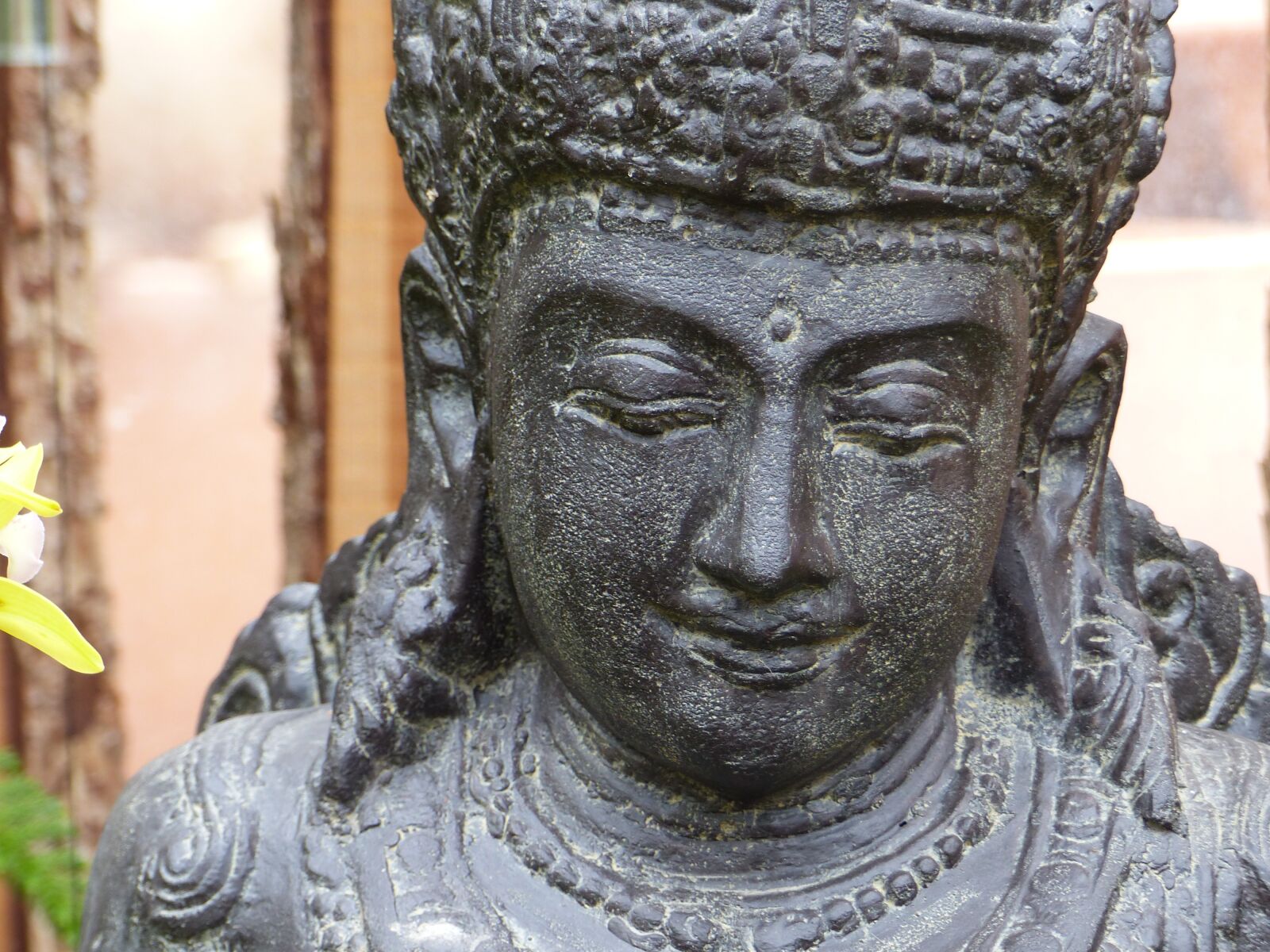 Panasonic Lumix DMC-FZ200 sample photo. Buddha, sculpture, smile photography