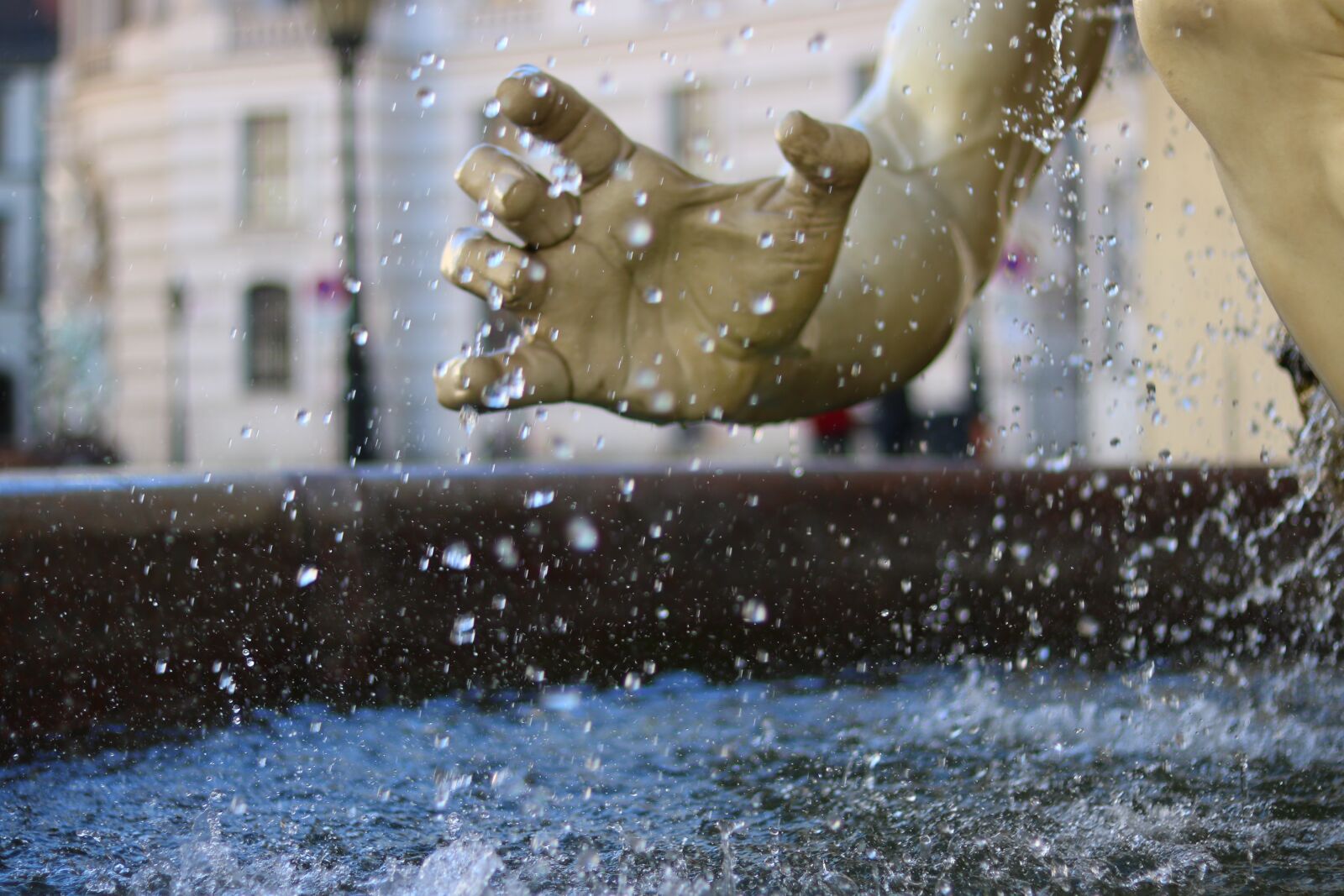 Canon EOS 750D (EOS Rebel T6i / EOS Kiss X8i) sample photo. Vienna, downtown, michaelerplatz photography