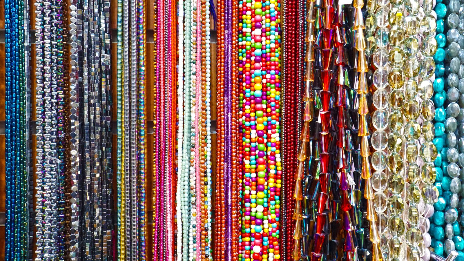 Sony a6000 sample photo. Jewelry, market, necklace photography