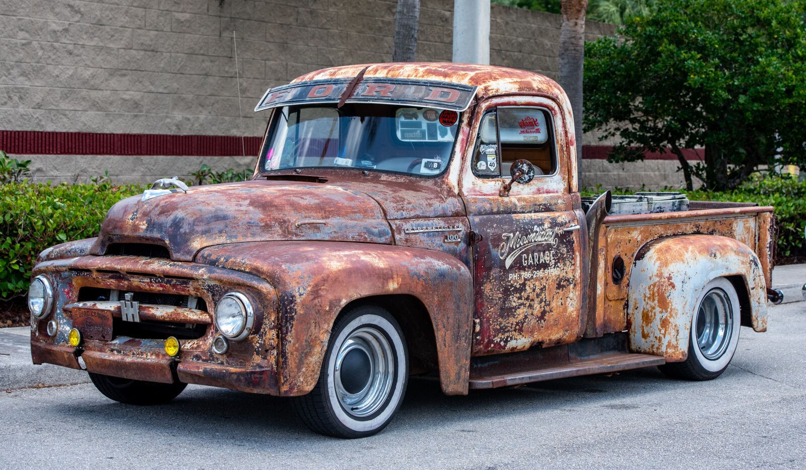 Nikon D750 sample photo. Classic pickup, truck, old photography