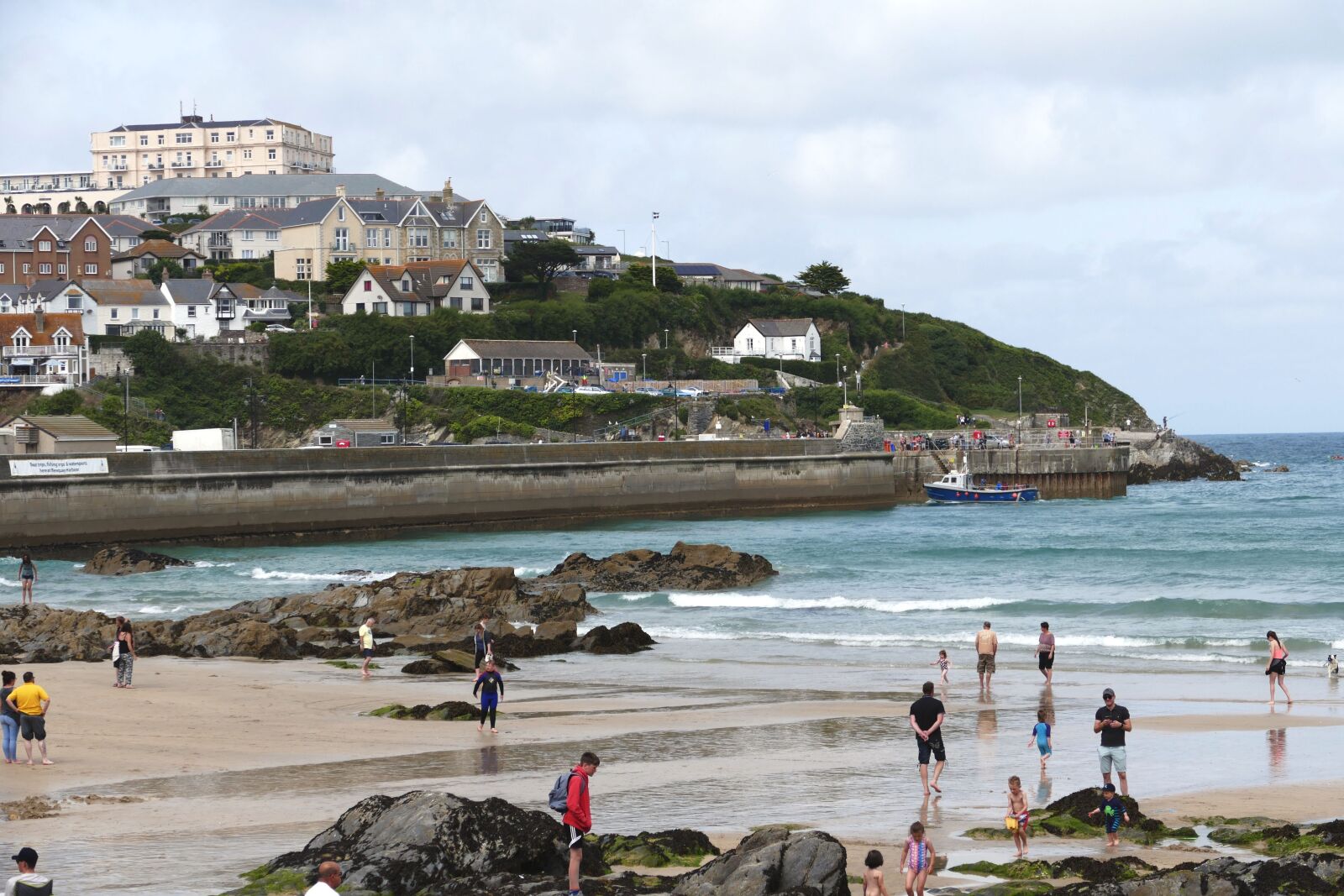 Panasonic Lumix DMC-FZ1000 sample photo. Newquay, cornwall, england photography