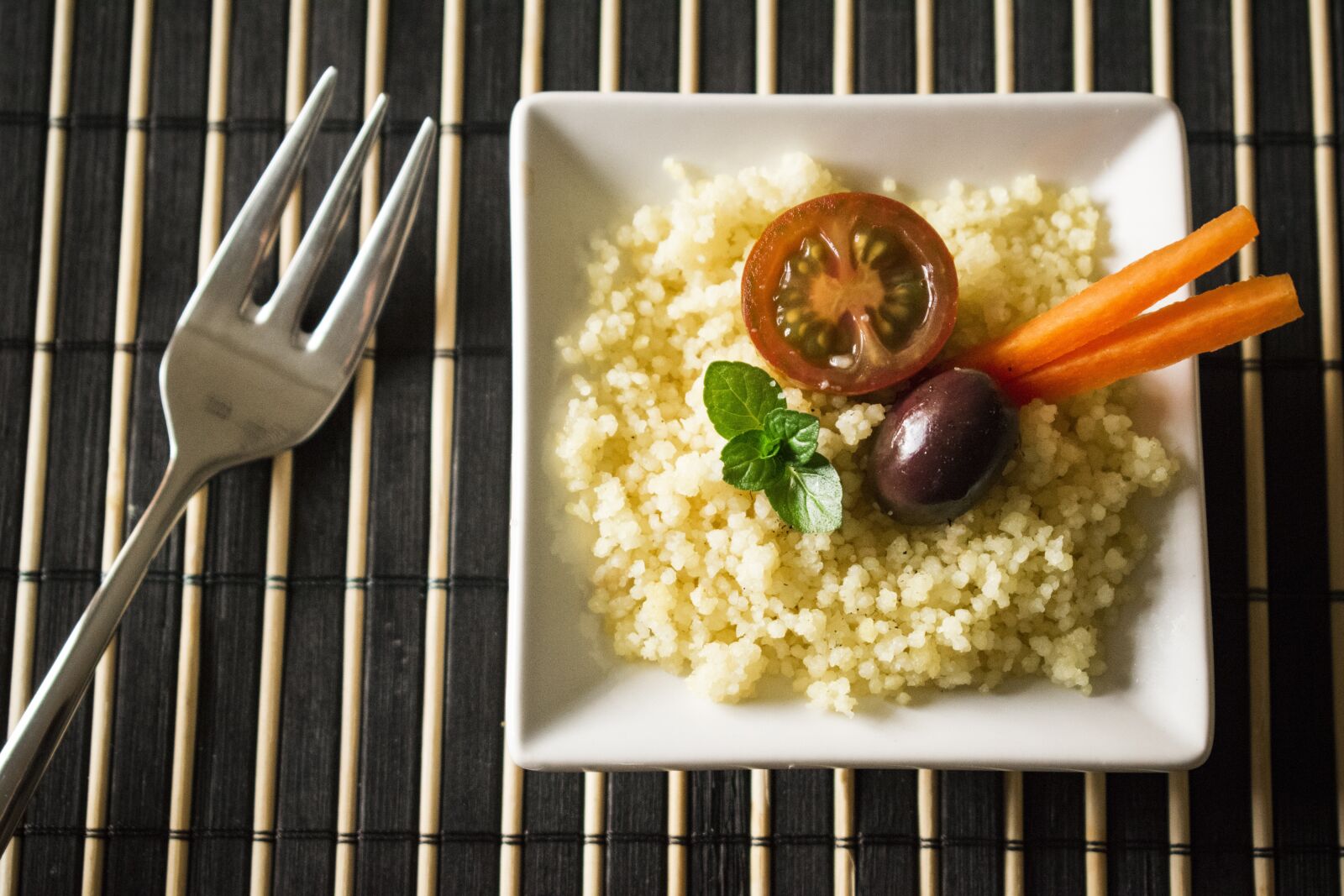 Nikon D5300 sample photo. Cuscus, tomato, olive photography