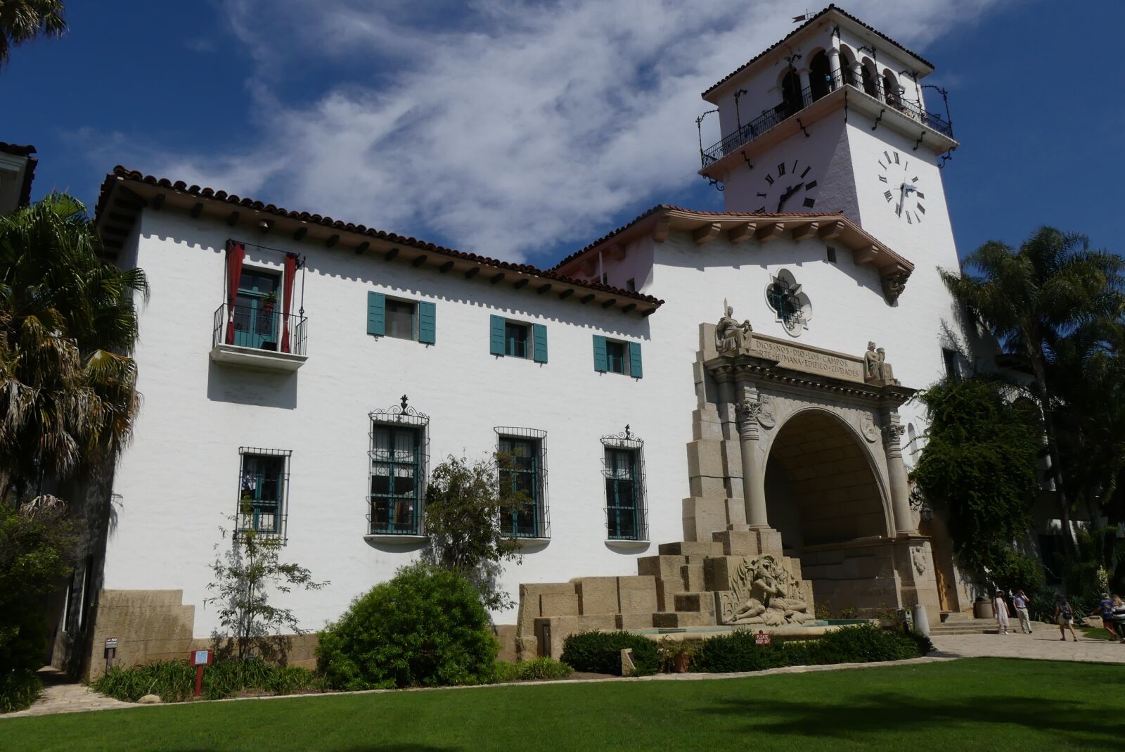Panasonic Lumix DMC-FZ300 sample photo. Santa barbara, the palace photography