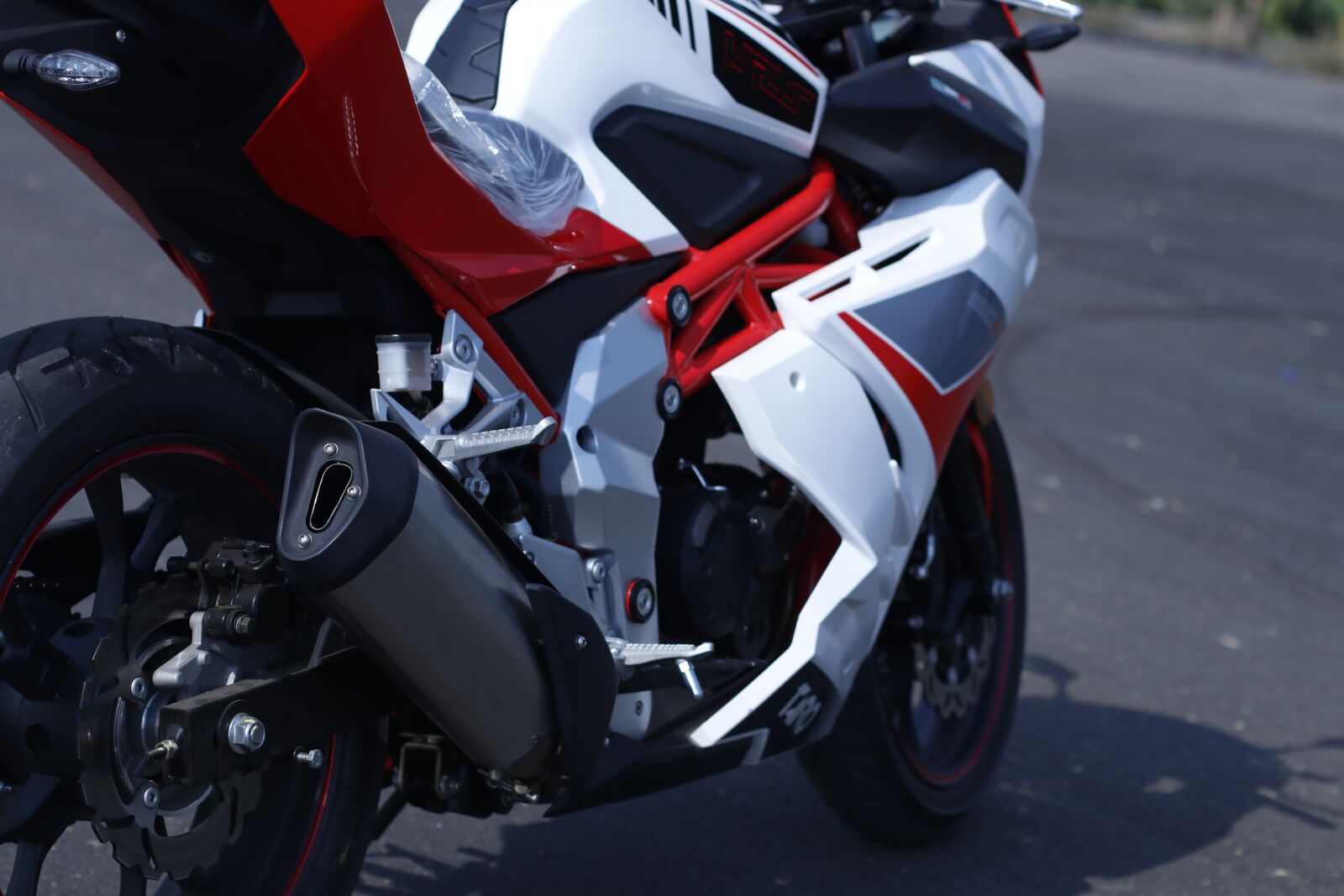 Canon EF 50mm F1.4 USM sample photo. Motorcycle, motorbike, speed photography