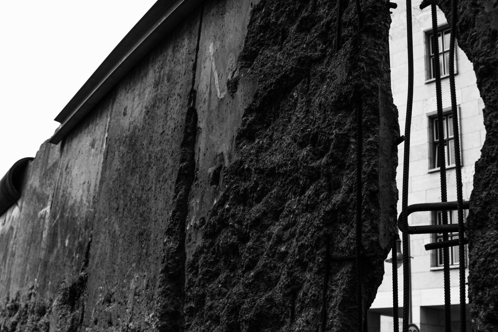 Canon EOS 350D (EOS Digital Rebel XT / EOS Kiss Digital N) sample photo. Wall, berlin, europe photography