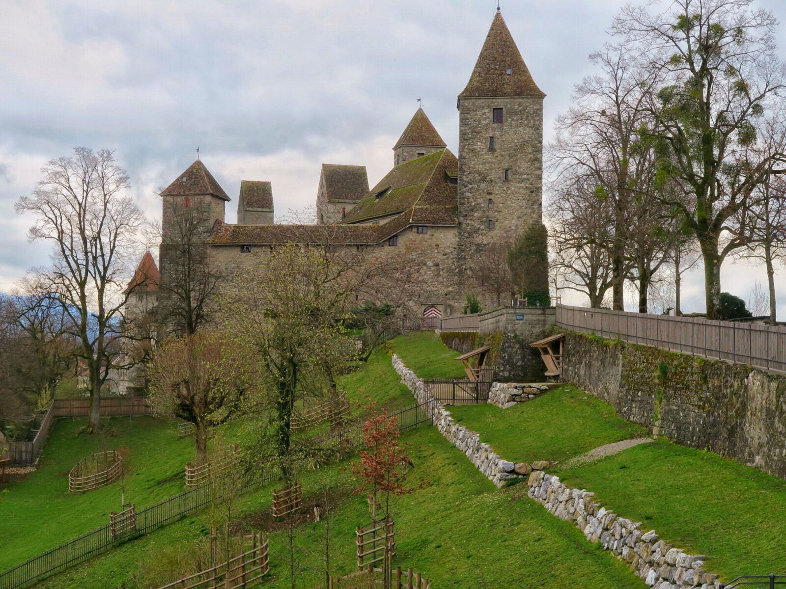 Canon PowerShot G7 X sample photo. Castle, chateau, garden, landscape photography