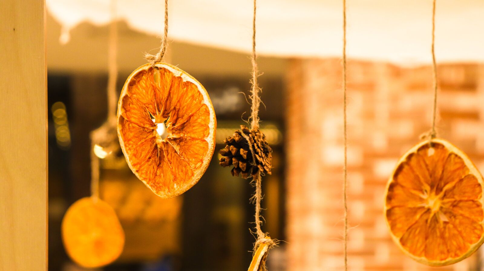 Canon EOS 200D (EOS Rebel SL2 / EOS Kiss X9) sample photo. Dried orange, orange, wine photography