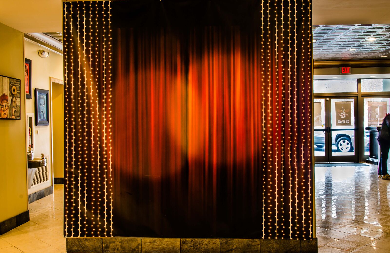 Nikon D7000 sample photo. Backdrop, comedian, curtain, lights photography